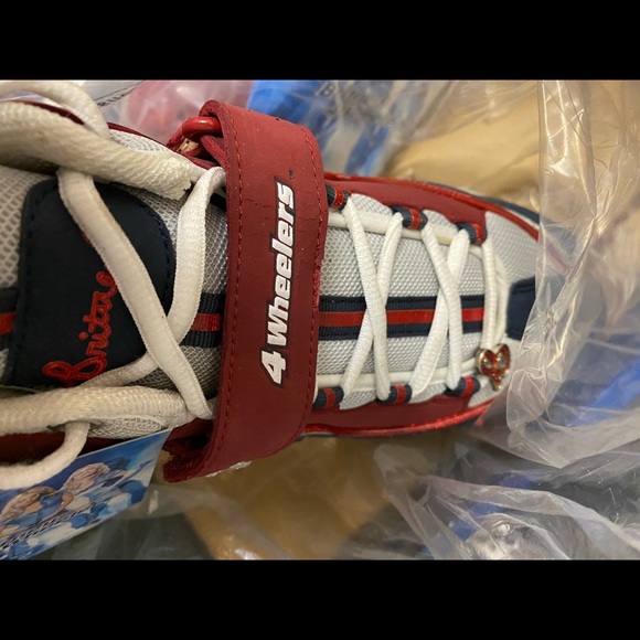 BRITNEY SPEARS SUPER RARE BRAND NEW IN BOX SKECHERS 4-WHEELERS ROLLER SKATES - Picture 6 of 8